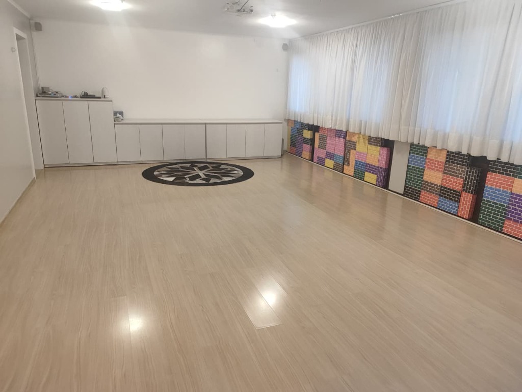 Sala ampla de Psicomotricidade Relacional do SIEL em Curitiba com os Tijolos Lúdicos